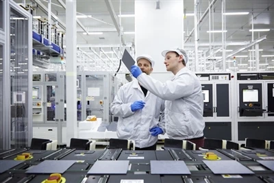 Hanwha cenšas pilnībā iegūt REC silīciju ar minoritātes akcionāru sašutumu
